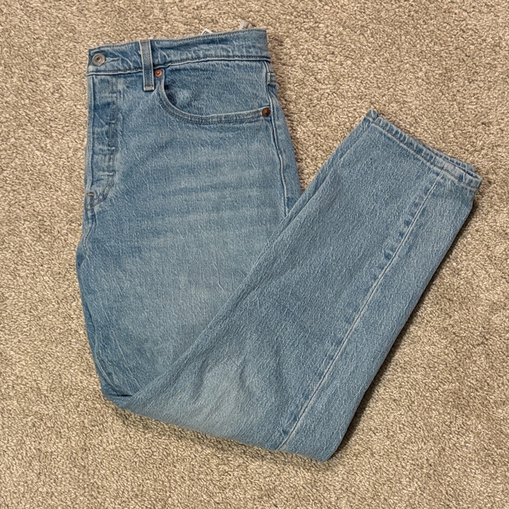 Levi Wedgie - high waisted straight leg jeans